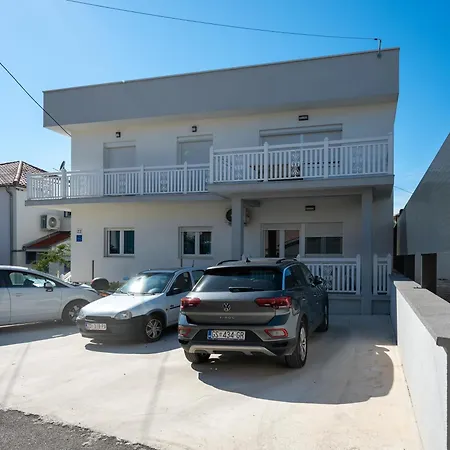 With Parking Space - 27152 شقة *