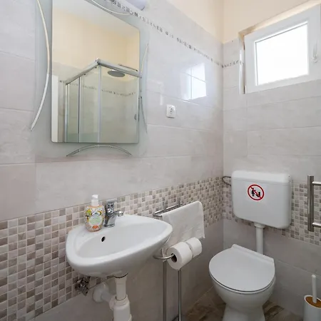 With Parking Space - 27152 Apartamento Zadar
